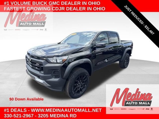 2024 Chevrolet Colorado Trail Boss in Black — front three-quarter view