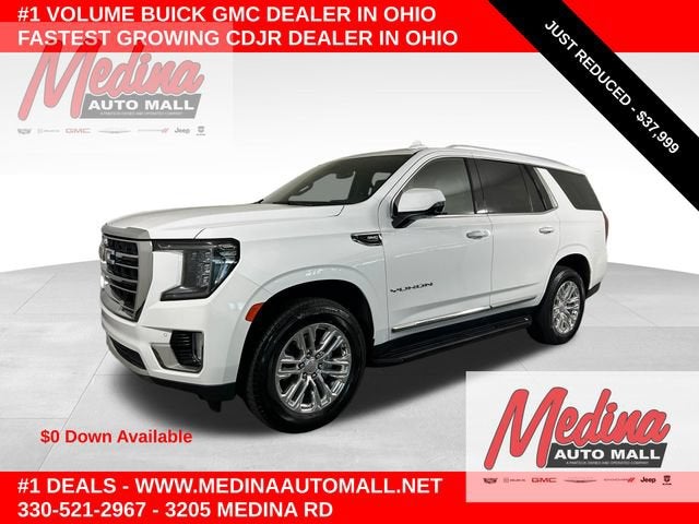 2021 GMC Yukon SLT in Summit White — front three-quarter view