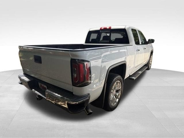 2016 GMC Sierra 1500 — interior view
