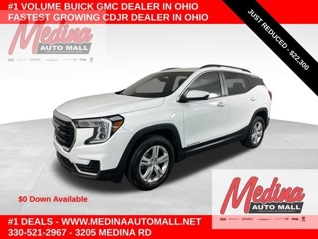 2024 GMC Terrain SLE in Summit White — front three-quarter view
